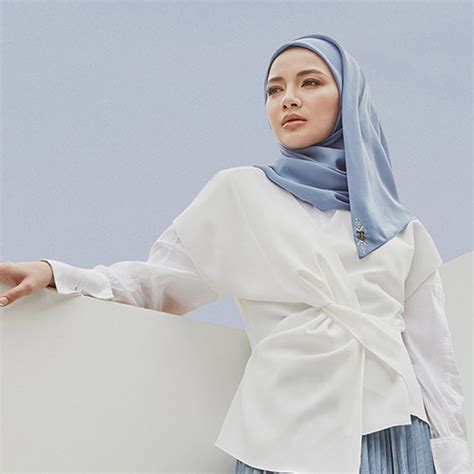 Sejak pengacara dan usahawan terkenal, neelofa mengambil keputusan untuk mengenakan niqab sebagai penampilan terbarunya. 20+ Jenis Hadiah Hari Ibu Untuk Anda Dapatkan