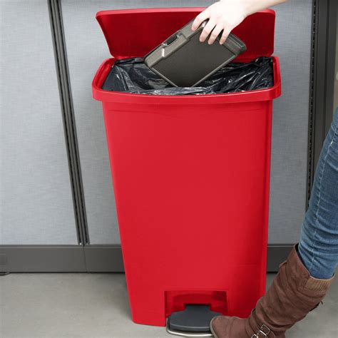 Rubbermaid 1883568 Slim Jim Resin Red Front Step On Trash Can 18 Gallon