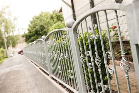 Schönes wochenende jungs # halle # leipzig # moderne # modernezäune # schiebetor # antrieb # montage # bauhaus # bauzaun # hausbau2021 # garten # profesnional # befencedgmbh. Garten Schiebetor Elegant Wir Haben Zäune Für Jeden ...
