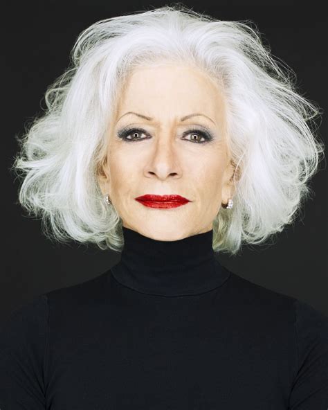 21 Glamorous Grey Hairstyles For Older Women Long Gray Hair Silver