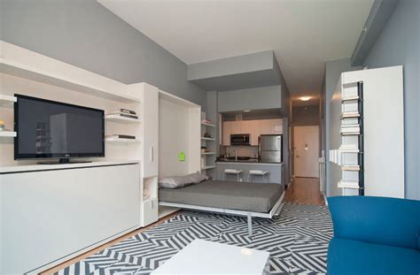 L'immobile è completo di cucinotto, stanza principale con piccolo soppalco a vista ed ampio bagno. Come vivere in un monolocale: soluzioni per sfruttare al ...