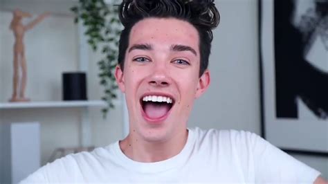 James Charles Saying Hi Sisters For 30 Seconds Youtube