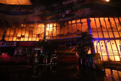 Look Fire Guts Star City Complex In Pasay City