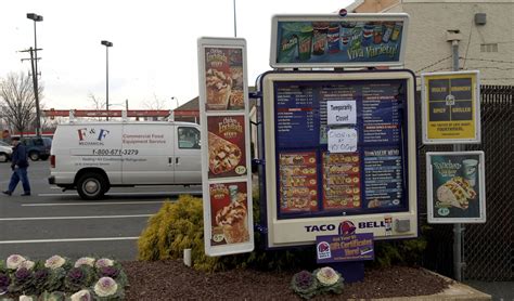 Does Taco Bell serve lunch during breakfast? : r/tacobell