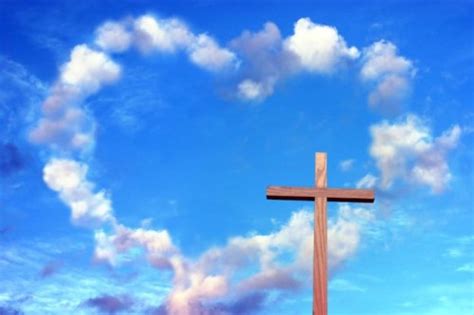 Seringkali kerohanian kita mengalami kekeringan, jiwa kita terasa haus dan jika dibiarkan. Yesus Tak Pernah Membenci, Dia Selalu Mengasihi | Renungan ...