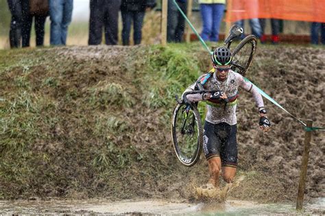 Discover the bianchi road & cyclocross of wout van aert from jumbo visma team Wout van Aert. Pic Strava - probike | ello | Cyclocross ...