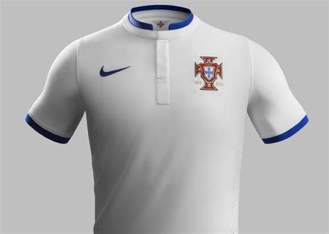 Conta oficial das seleções nacionais de futebol, futsal e futebol de praia the official account of the portuguese national team. Camisas de Portugal 2014-2015 Copa do Mundo » Mantos do ...