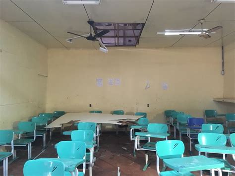 Fotos Mostram Estrutura Precária Em Prédio De Escola Pública No Amapá