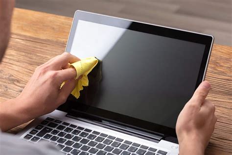 3 Hacks On Cleaning Your Laptop Screen