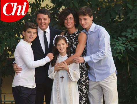 La politica deve ritornare a far sentire la. Renzi alla comunione della figlia Ester, le immagini in ...