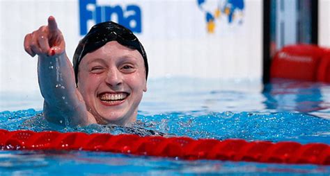 Katie Ledecky Balances Cup Of Milk On Her Head While Swimming Video Sports Illustrated