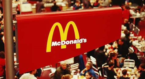 Very popular place to get fast food that has served over 99 billion people. All the Fast Food Restaurants Open Thanksgiving 2018