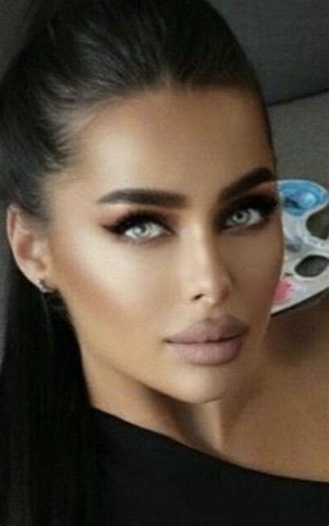 Pin By Janusz Syska On Piękne Kobiety In 2021 Beauty Eyes Stunning Brunette Flawless Face