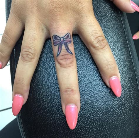 Small Bow Finger Tattoo Ink Youqueen Girly Tattoos Bow Bow Finger