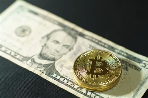 Exchange bitcoin to malaysian ringgit btc to myr. Bitcoin-Stapel Auf Multi Rechnungshintergrund Der ...