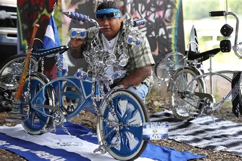 Mexican American Bicycle ‘lowriders Celebrate Festive Memorial Day