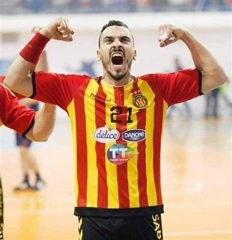لحق الترجي التونسي بقافلة المتأهلين لبطولة كأس العالم للأندية المقرر إقامتها في توج الترجي التونسي بلقب دوري أبطال أفريقيا لكرة القدم بفوزه الكبير 3 / صفر على. Épinglé par みĄᎦᎦᏋƝ 乙ᗰДƇዠ ‌ヅ sur Esperance sportif de Tunis ...