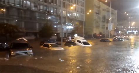 Jun 17, 2021 · керчь затопило после ливней: Авто по окна в воде: Киев затопило во второй раз за неделю ...