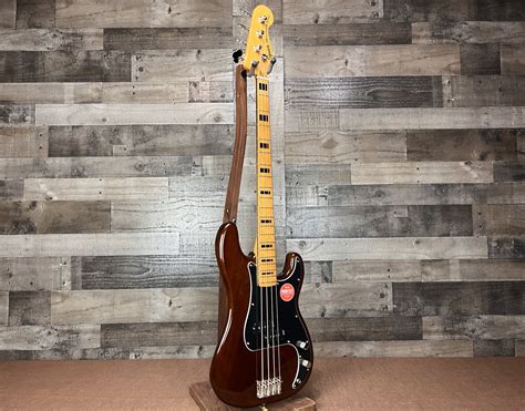 Squier Classic Vibe 70s Precision Bass Walnut 885978064656