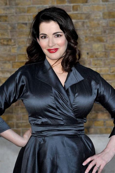 Nigella Lawson So Dang Sexy This Dress Is Awesome Wraps Are Great