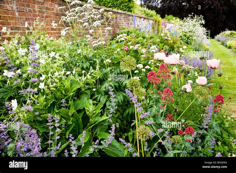 Ngs Garden Hi Res Stock Photography And Images Alamy