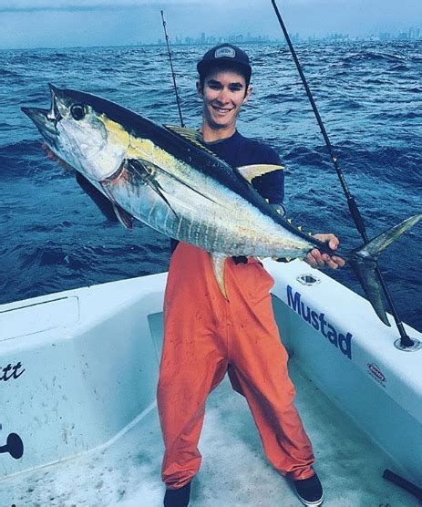 Miami Tuna Charters Tuna Fishing In Miami Kite Fishing For Blackfin