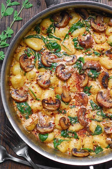 Creamy Spinach And Mushroom Gnocchi One Pan 20 Minutes Food And