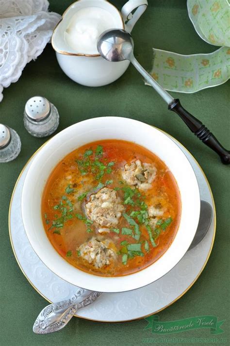 Vara o fac foarte des pentru ca, pe langa faptul ca este delicioasa si satioasa, se poate servi si rece. Ciorba de perisoare - Bucataresele Vesele