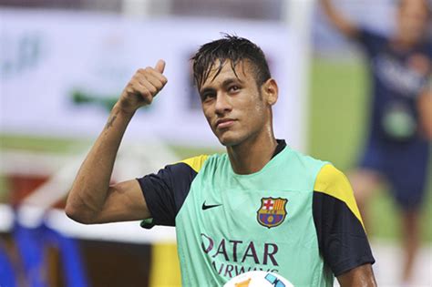 Game log, goals, assists, played minutes, completed passes and shots. Neymar Senior: "Mein Sohn hat sich gut eingelebt"