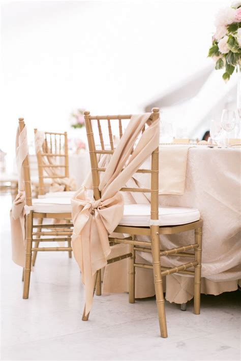 With this post we hope to inspire our soon to be brides with these 20 charming. Décoration des chaises de votre mariage ! | Bloom Events