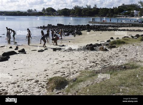 Glass Bottom Boat Mauritius Hi Res Stock Photography And Images Alamy