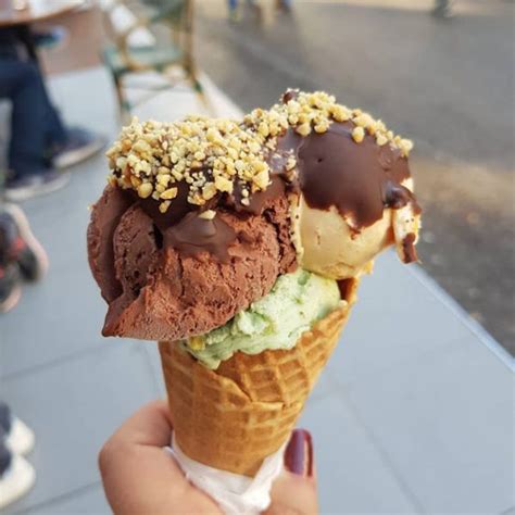 Es krim adalah salah satu makanan yang digemari oleh banyak orang. Dari 11 Jenis Es Krim Populer di Dunia Ini, Ada Es Khas ...