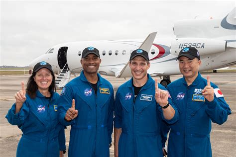 Nasa Commercial Crew Program Kicks Off Spaceflight Renaissance The