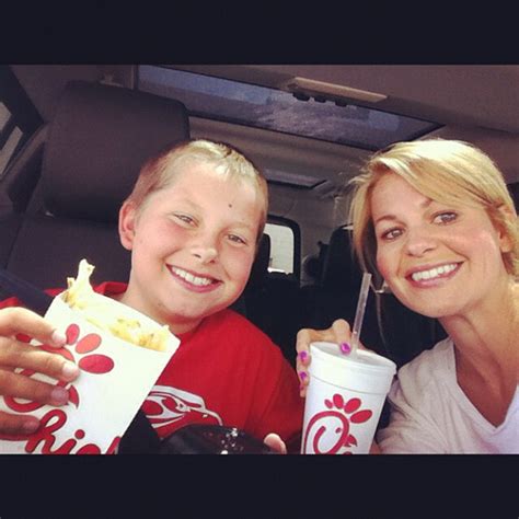 Kirk Cameron S Sister Candace Cameron Shows Support For Chick Fil A