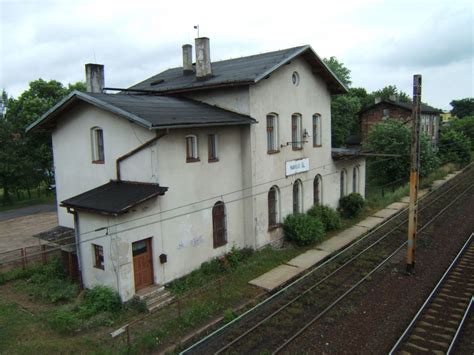 Brzeziny śląskie is a suburb in silesian voivodeship and has about 4900 residents. Dworzec kolejowy (Nakło Śląskie) - Przewodnik - Dioblina