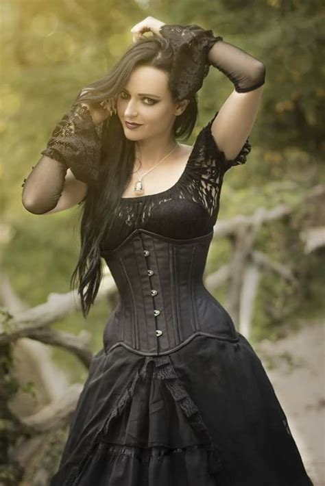 Pin By Teresa Yarbrough On All Hallows Eve Gothic Fashion Gothic Beauty Fashion
