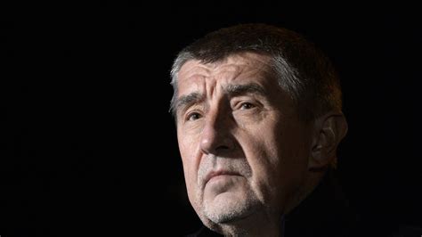 Andreji babišovi mladšímu hrozí za pobyt na krymu zákaz vjezdu na ukrajinu a pokuta za nezákonné překročení hranic. Mladší Babiš přestal mluvit, starší mezitím bojuje, aby ...