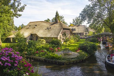 It is located in the municipality of steenwijkerland, about 5 km southwest of steenwijk. Giethoorn, Netherlands - The Netherlands Photo (41490817 ...