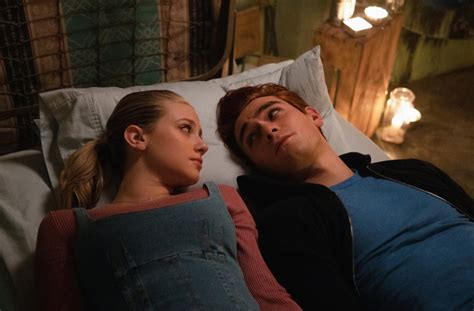 Riverdale What Is Steaming Between Archie And Betty Thenationroar