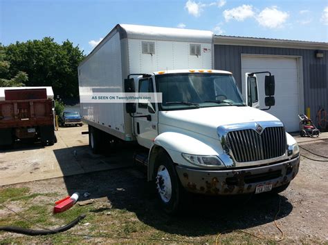 2004 International 4300 Dt466