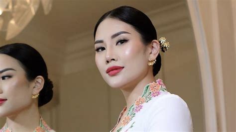 Berwajah Oriental Pesona Angela Putri Pertama Hary Tanoesoedibjo