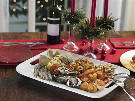 Saveur does the traditional italian holiday dinner: A Celebration-Worthy Feast of the Seven Fishes Menu (With images) | Christmas eve dinner menu ...