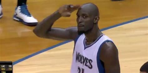 Kevin Garnett Salutes Shirtless Fan In Return To Minnesota USports