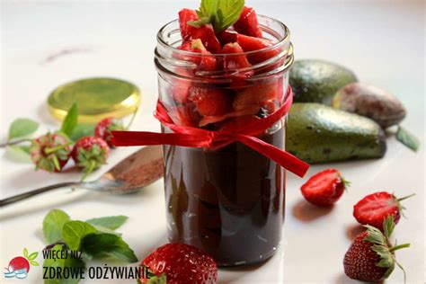 Składa się ono z białek, cukru i zmielonych migdałów. Więcej Niż Zdrowe Odżywianie Aksamitny krem z awokado i ...