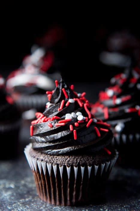 Bleeding Black Cupcakes Halloween Cupcakes The Flavor Bender