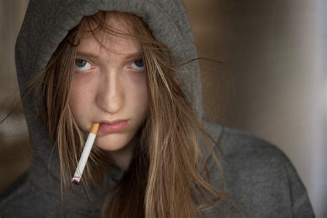 I Let My Daughter Smoke Cigarettes What To Do When Your Children Smoke