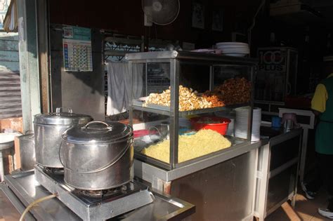The most famous being from mastan ghani. Xing Fu: FAMOUS MASTAN GHANI MEE REBUS IN TELUK INTAN