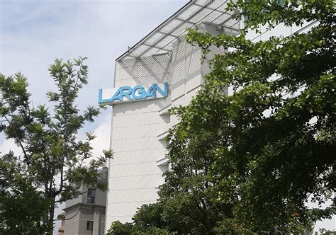 晶圓代工高端製程 競爭激烈，為了對抗南韓三星，台積電計劃導入 極紫外光 euv 微影 設備，決定在7奈米強化版提供客戶設計，並在5奈米、3奈米階段全數. 大立光傳確診，科技大廠動起來!鴻海、台積電分流上班 | 聯合新聞網 | 遠見雜誌