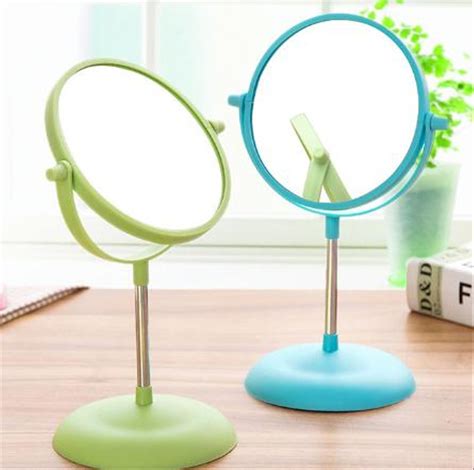 Oleh sebab itu, saat pembuatan atau produksi kaca cermin, permukaan produk kaca yang rata menjadi faktor utama dalam menilai kualitas kaca. Jual Cermin Kaca Make Up Bentuk Bulat Bisa Di Putar 360 ...