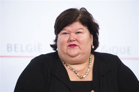 Maggie celine louise de block (ˈmɛɡi sɛˈlin luˈis də ˈblɔk, born 28 april 1962) is a belgian physician and politician of the open vld who has been chairing her party's group in the chamber of representatives since 2020. Maggie De Block nu ook populairste in Wallonië en Brussel ...